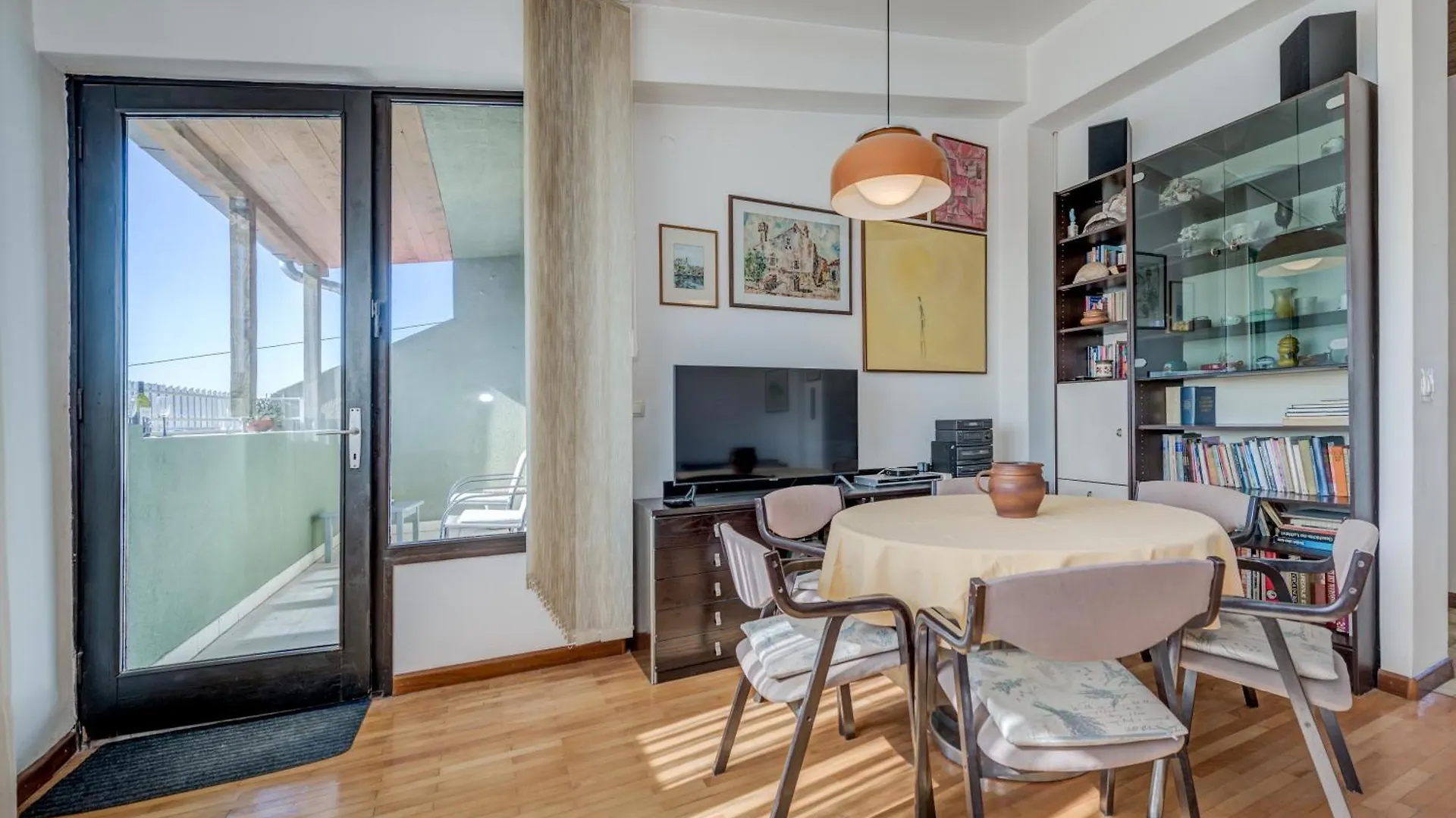 Apartment Beautiful City View Split